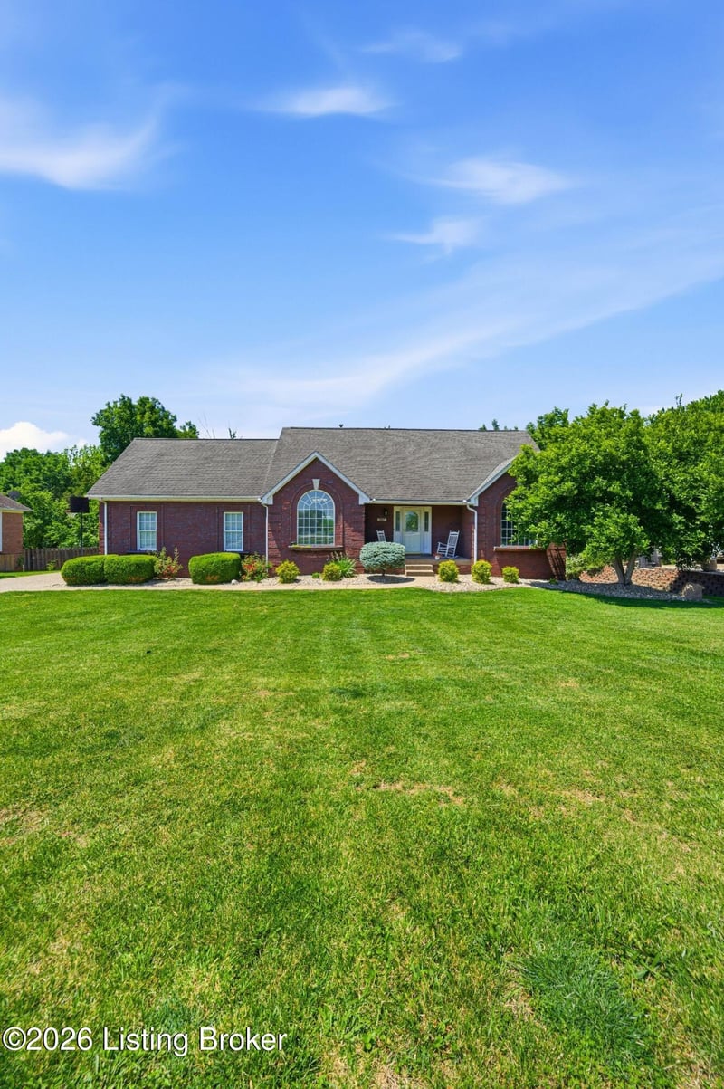 287 Cedar Place Dr, Shepherdsville, KY 40165