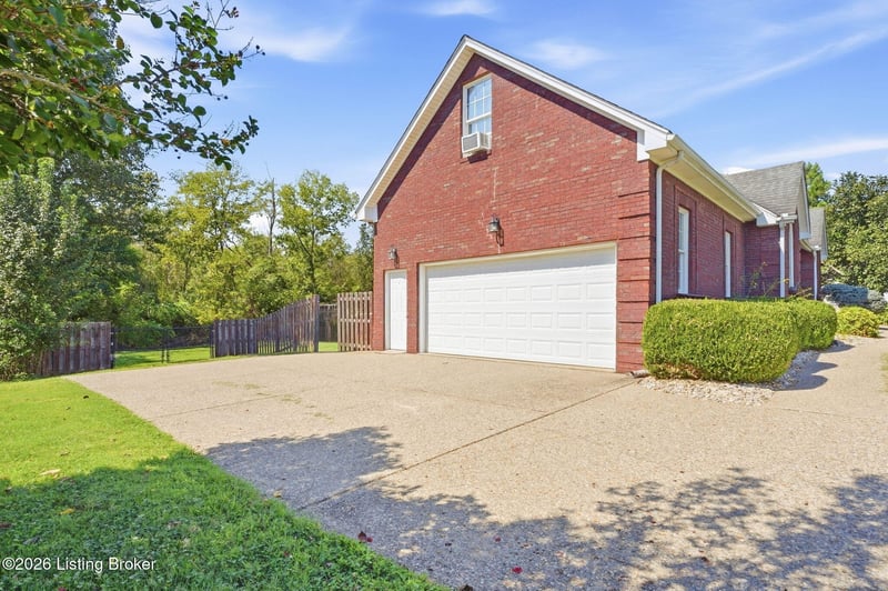 287 Cedar Place Dr, Shepherdsville, KY 40165