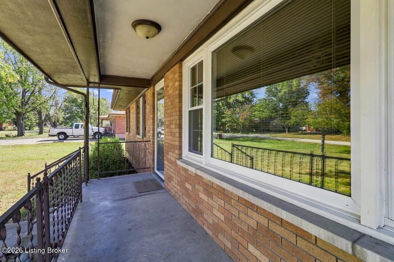 289 Douglas Ln, Shepherdsville, KY 40165