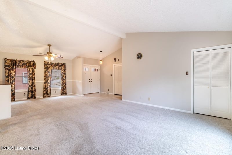290 Big Cedar Creek Trl, Shepherdsville, KY 40165