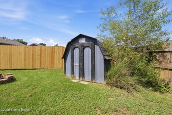 290 Tara Cir, Shepherdsville, KY 40165