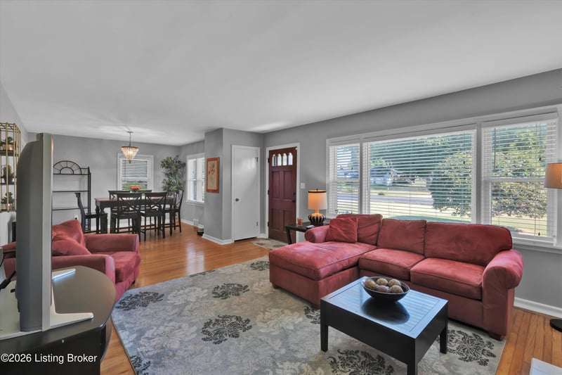 2902 Cambridge Rd, Louisville, KY 40220