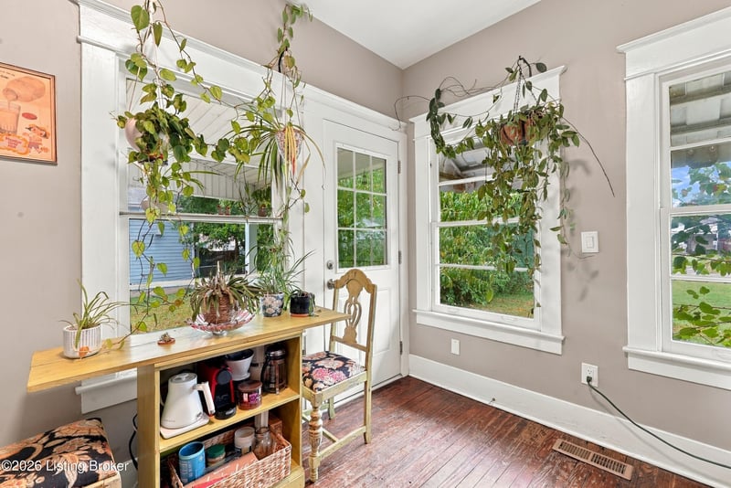 2910 Garfield Ave, Louisville, KY 40212