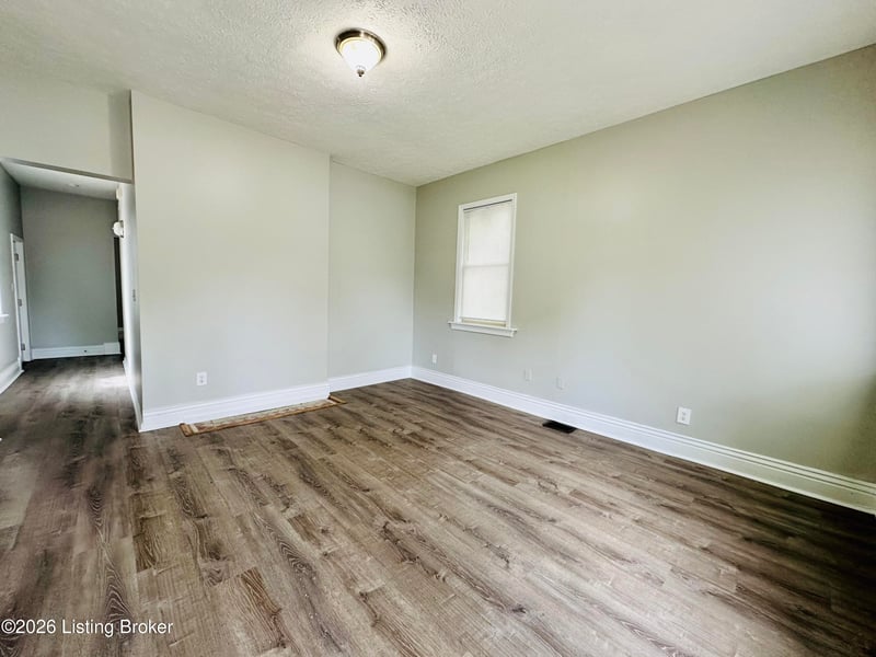 2912 Greenwood Ave, Louisville, KY 40211