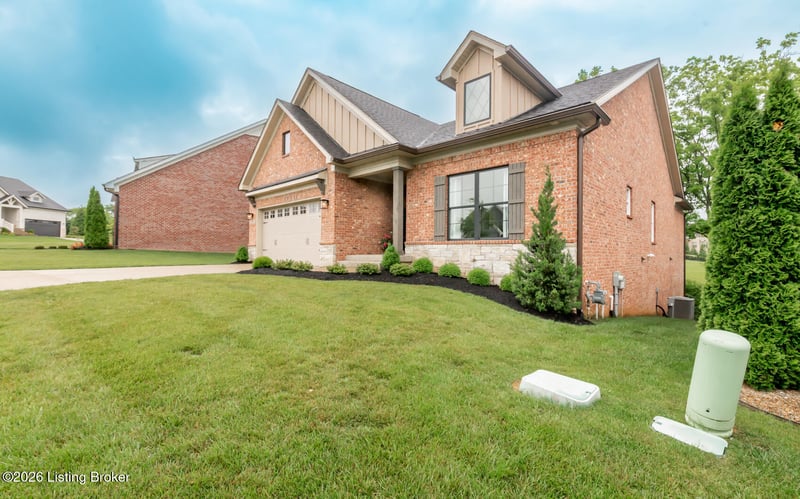 2914 Travis French Trl, Fisherville, KY 40023