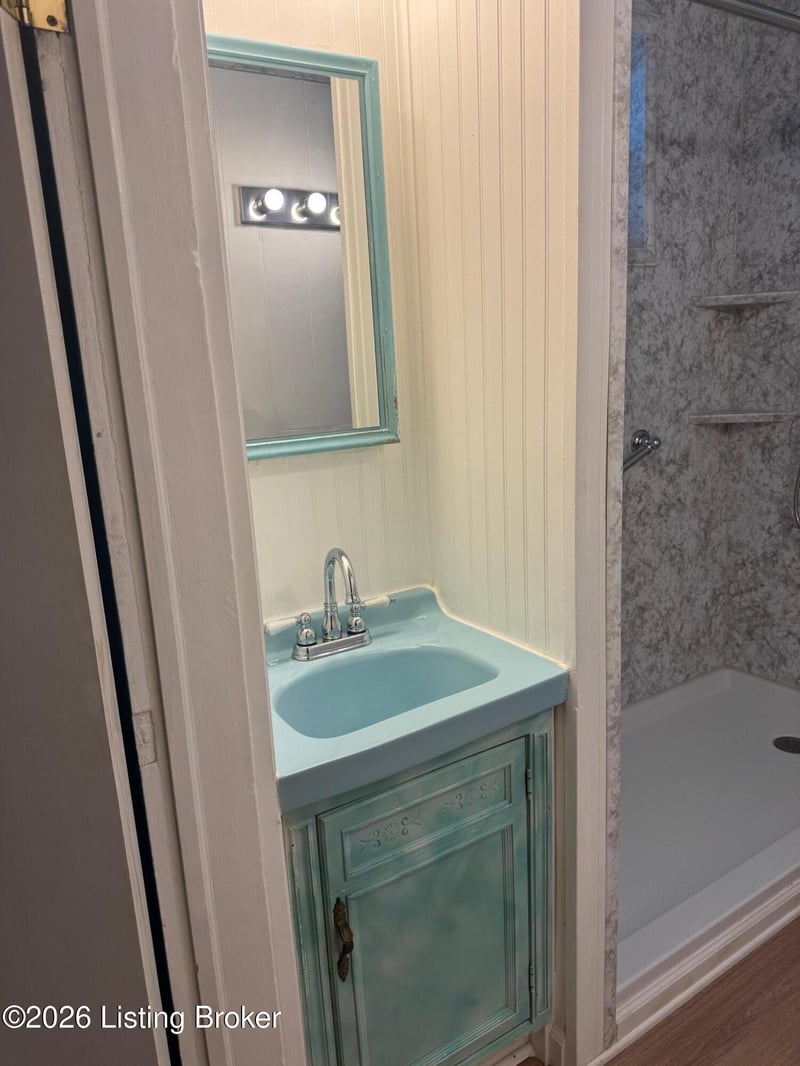 2924 Duncan St, Louisville, KY 40212
