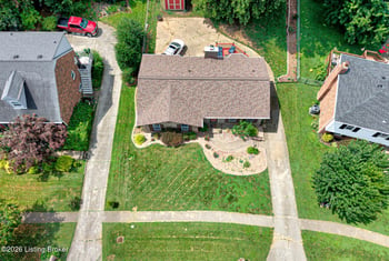 2926 Chimney Rock Ln, Louisville, KY 40220