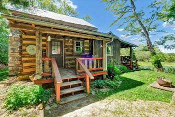 2945 N Greenbrier Rd, Madison, IN 47250