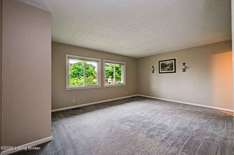 2969 Six Mile Ln, Louisville, KY 40220