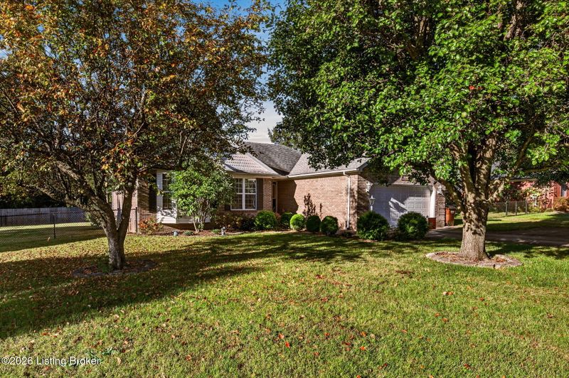 299 Burlwood Cir, Mt Washington, KY 40047