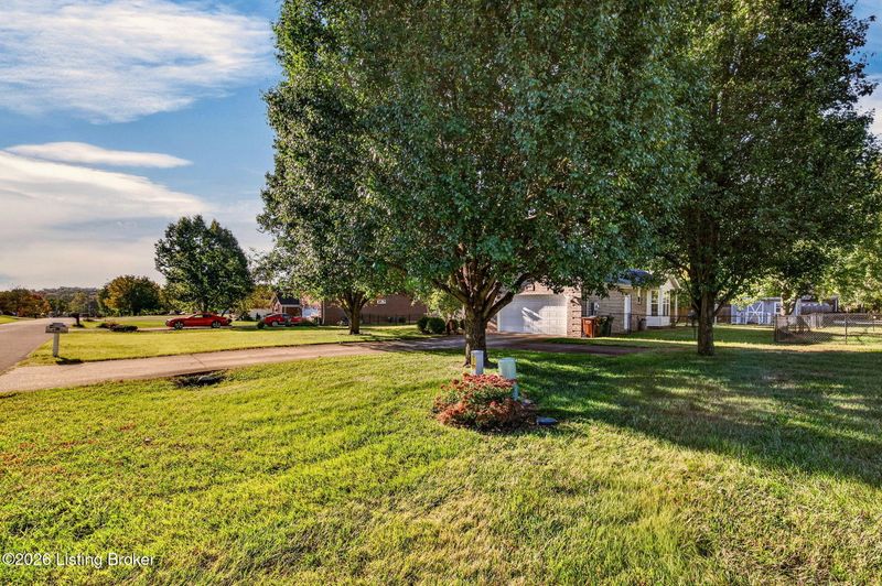 299 Burlwood Cir, Mt Washington, KY 40047