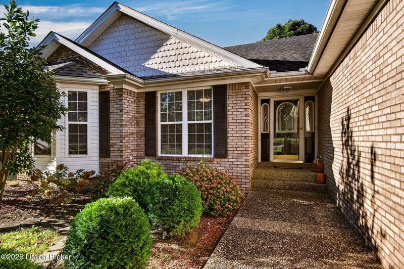 299 Burlwood Cir, Mt Washington, KY 40047