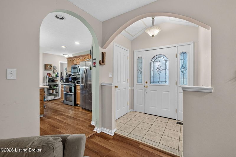 299 Burlwood Cir, Mt Washington, KY 40047