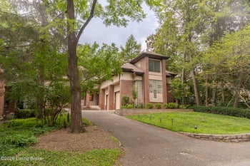 300 12 Penruth Ave, Louisville, KY 40207