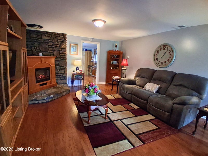 300 Dutchmans Creek Rd, Taylorsville, KY 40071