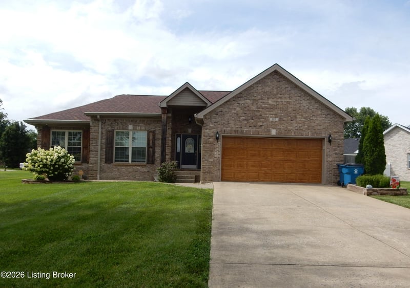 300 Jade Dr, Shepherdsville, KY 40165