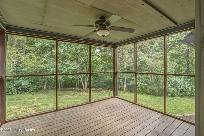 3000 Paddock Ln, La Grange, KY 40031