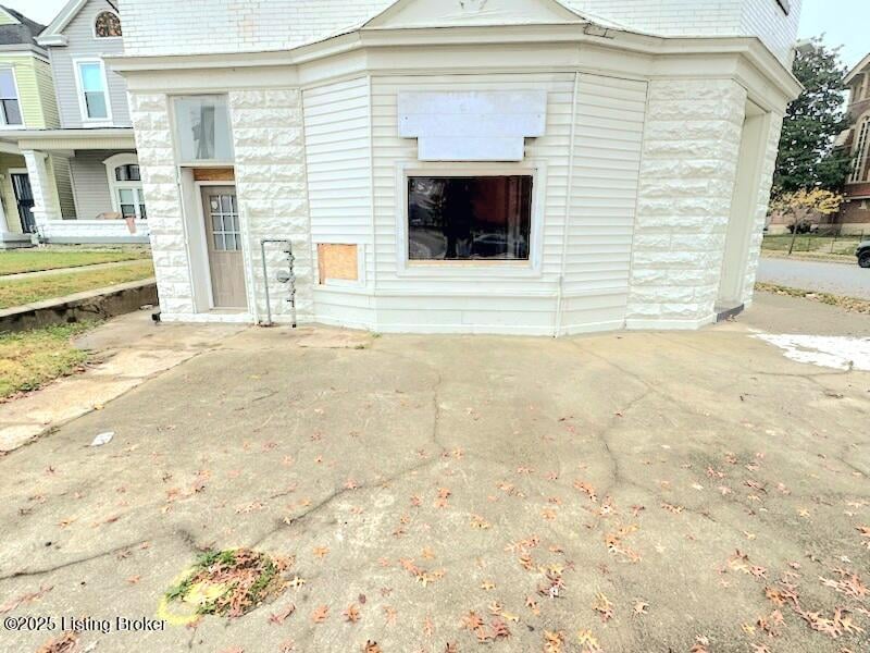 3000 S 3rd St, Louisville, KY 40208