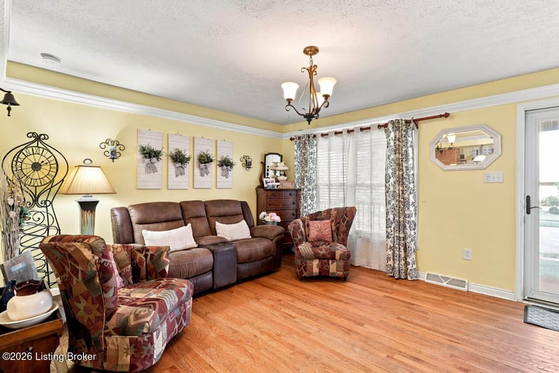 3002 Brian Dr, Jeffersonville, IN 47130