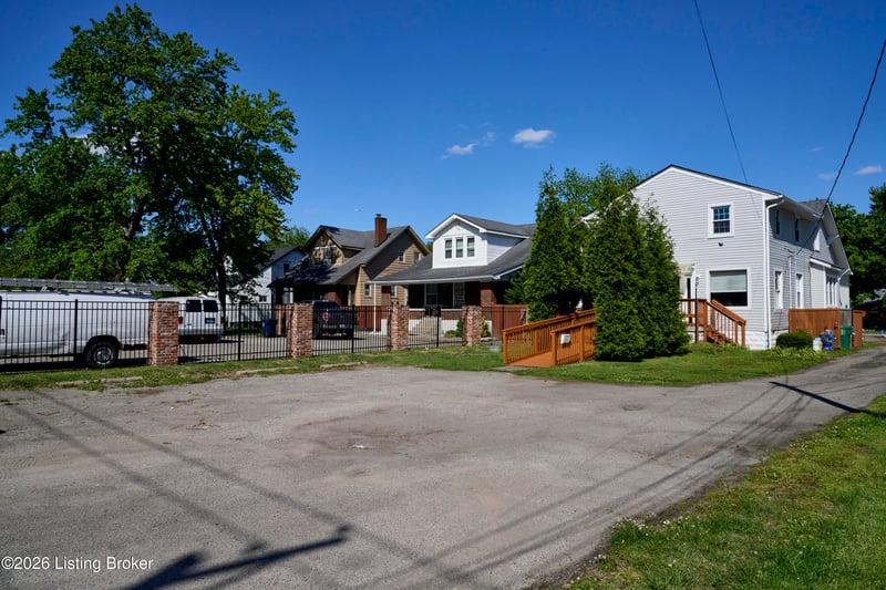 3003 Dixie Hwy, Louisville, KY 40216