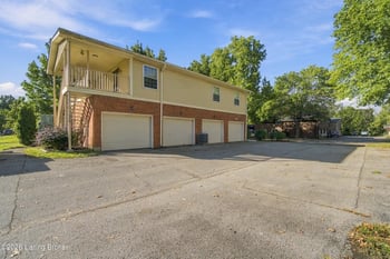3008 Treeview Ct, Louisville, KY 40214