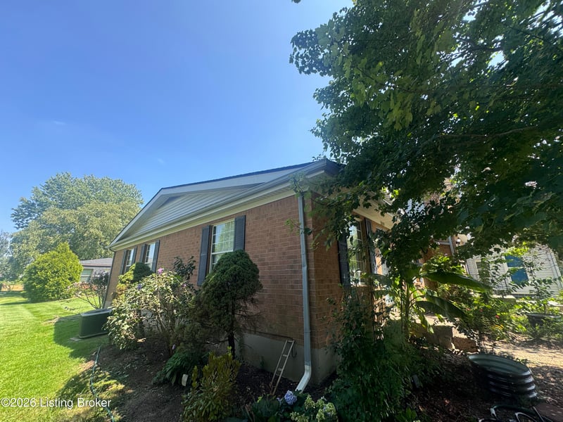 3009 Brookway Ct, Louisville, KY 40214