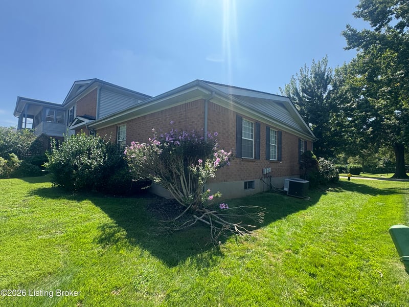 3009 Brookway Ct, Louisville, KY 40214