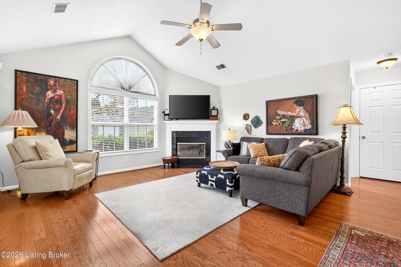 301 Kilderry Way, Louisville, KY 40245
