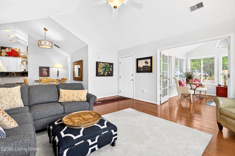 301 Kilderry Way, Louisville, KY 40245