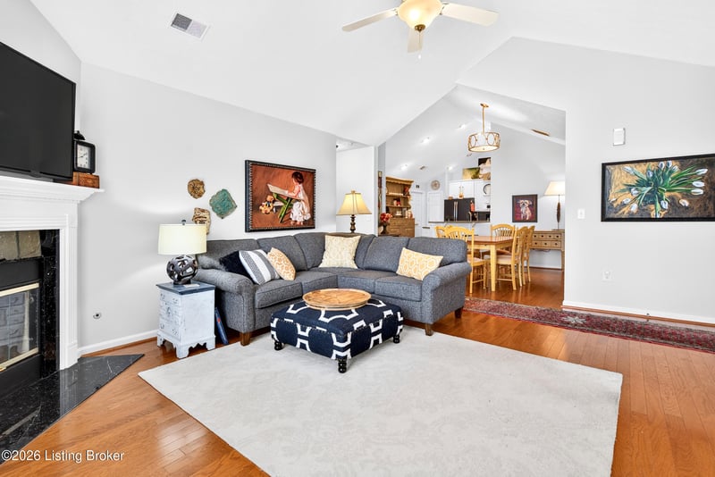301 Kilderry Way, Louisville, KY 40245
