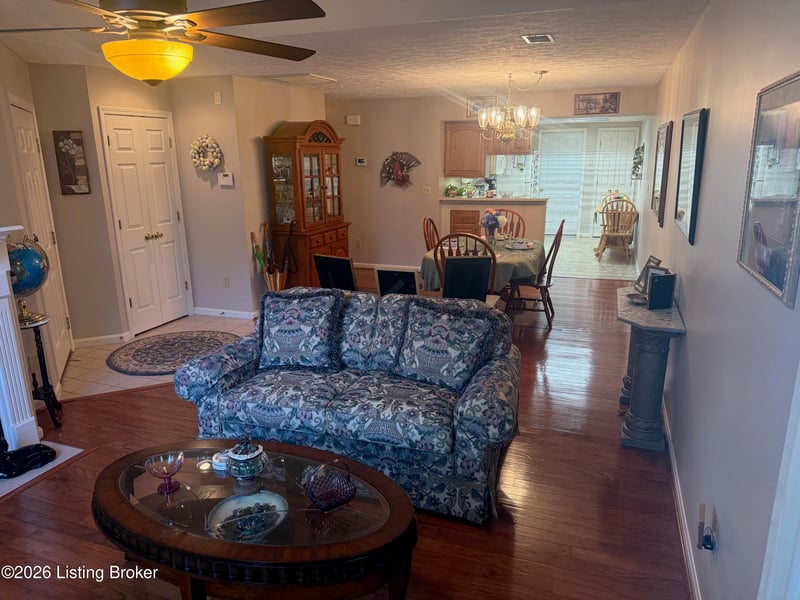 3013 Parkstone Ct, Louisville, KY 40241