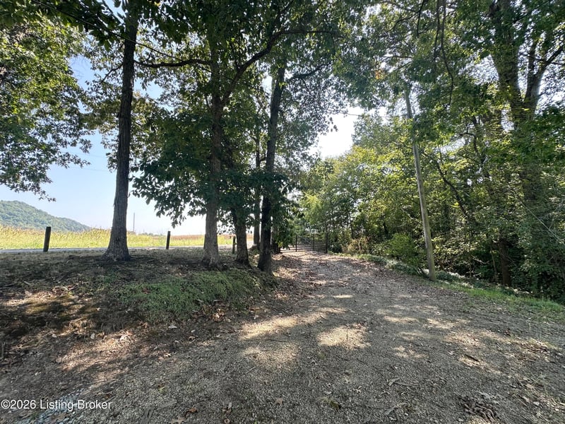 3013 Petersburg Rd, Boston, KY 40107