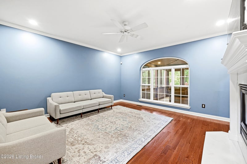 3014 Lake Vista Dr, Louisville, KY 40241