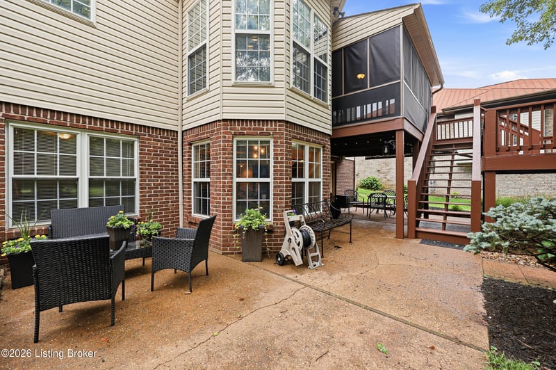 3014 Lake Vista Dr, Louisville, KY 40241