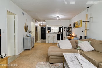 302 Casa Bella Ct, Louisville, KY 40220