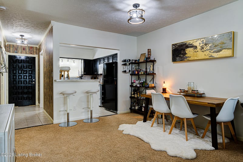 302 Casa Bella Ct, Louisville, KY 40220
