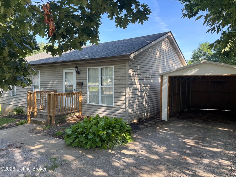 302 E Jefferson St, La Grange, KY 40031