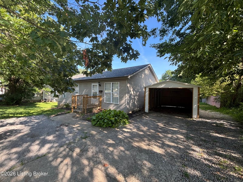 302 E Jefferson St, La Grange, KY 40031