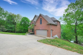 302 Hampton Rd, Brandenburg, KY 40108