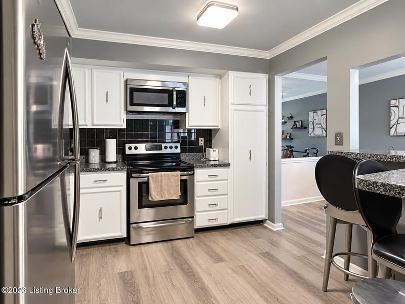 302 Highwood Dr, Louisville, KY 40206