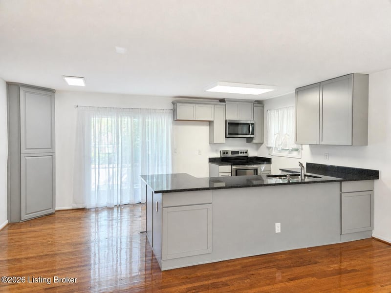 3023 Leman Dr, Louisville, KY 40220
