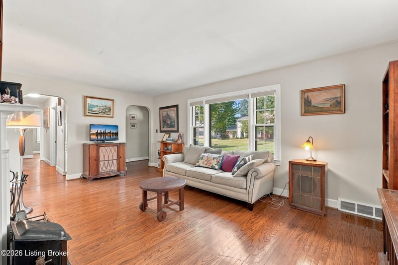 3023 Wellbrooke Rd, Louisville, KY 40205