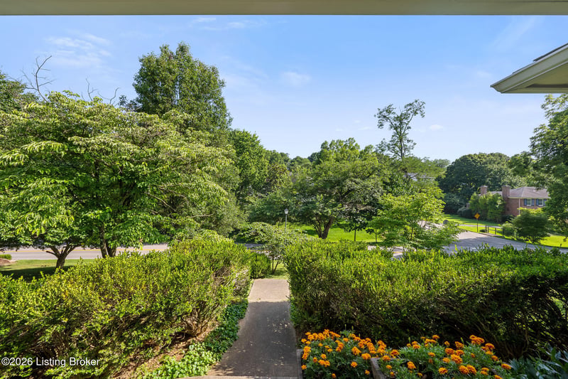 3027 Beals Branch Dr, Louisville, KY 40206