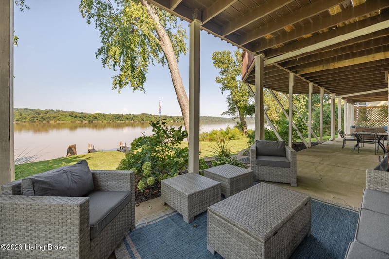 3028 Belknap Beach Rd, Prospect, KY 40059