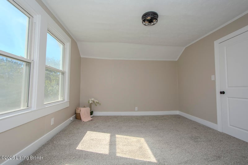 303 Iola Rd, Louisville, KY 40207