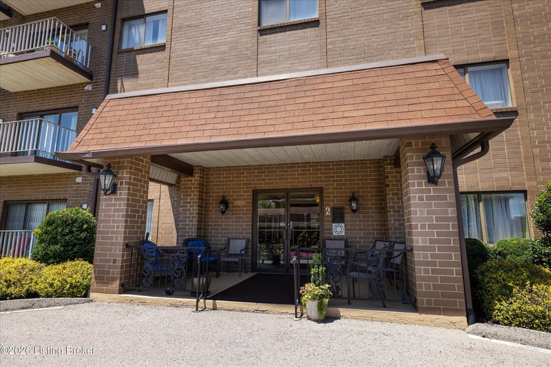 3030 Breckenridge Ln #224, Louisville, KY 40220