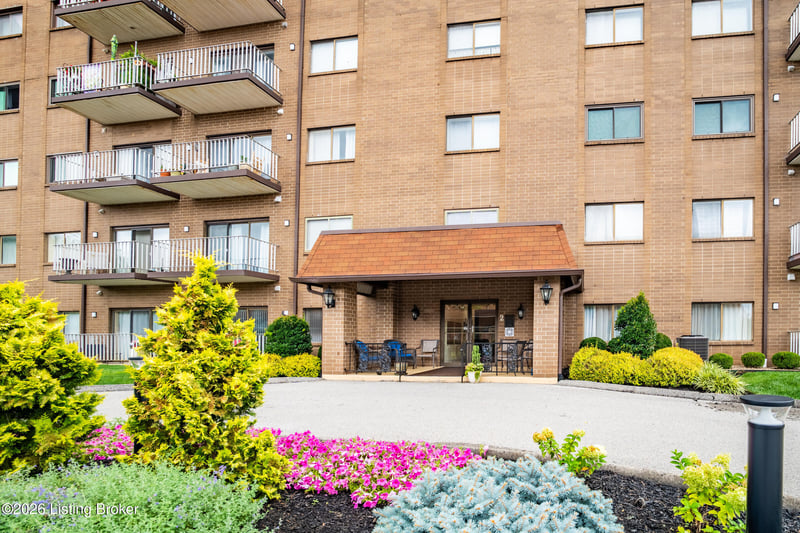 3030 Breckenridge Ln #314, Louisville, KY 40220