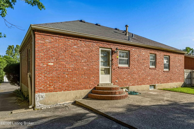 3032 Cabinwood Dr, Louisville, KY 40220