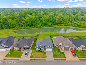 3035 Bridlewood Ln, New Albany, IN 47150