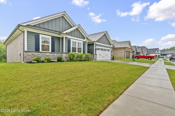 3035 Bridlewood Ln, New Albany, IN 47150